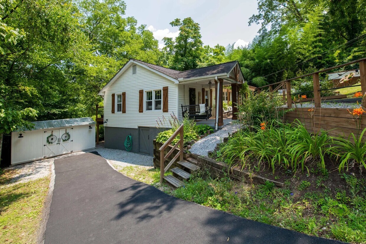 Primary Photo - 3414 Bennett Rd