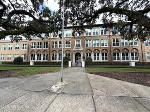 Building Photo - 2525 College St