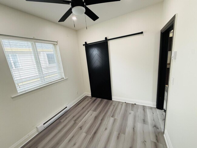 Photo du bâtiment - 7012-194B 194b St