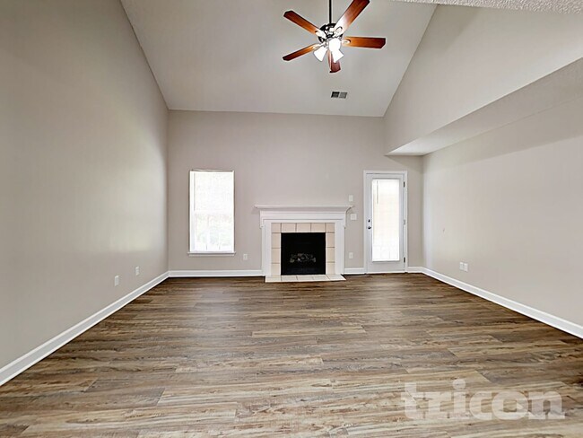 Building Photo - 2527 Captains Watch Rd NE