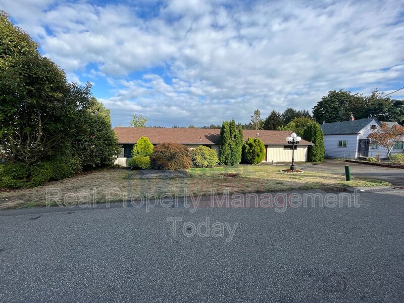 1721 6th St SW, Puyallup, WA 98371 House Rental in Puyallup, WA