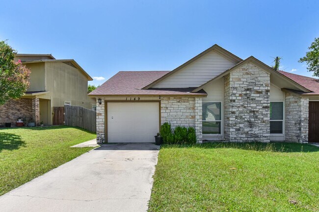 Foto del edificio - Cozy Living Awaits, 2BR/2BA Townhome with Fireplace