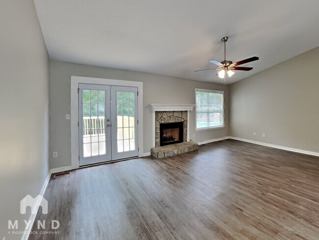 Foto del edificio - 425 Willow Ln