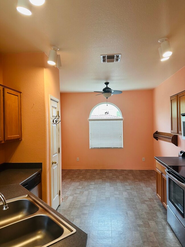 Foto del edificio - Rancho Sahuarita Home - Lovely 2 Bedroom P...