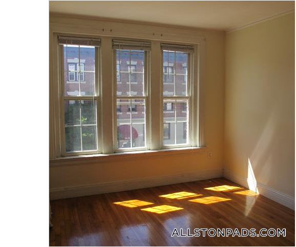 Building Photo - 15 Glenville Ave