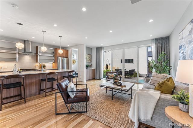 Foto principal - 3229 W 20th Ave