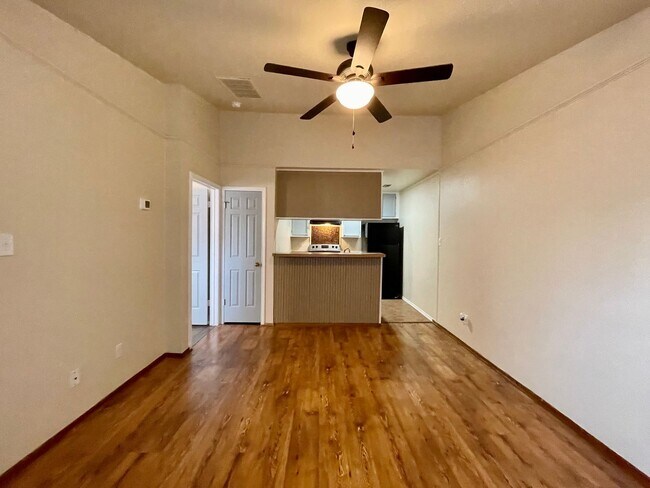 Foto del edificio - 4803 Hamilton Wolfe Rd