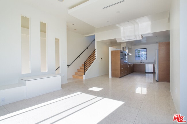 Foto del edificio - 8639 Whitworth Dr