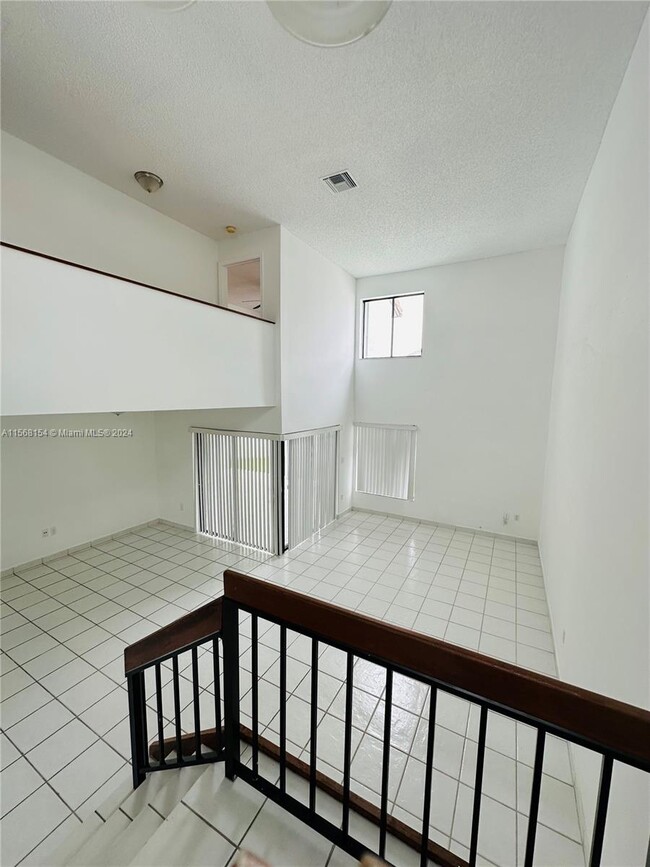 Foto del edificio - 1321 SW 124th Ct