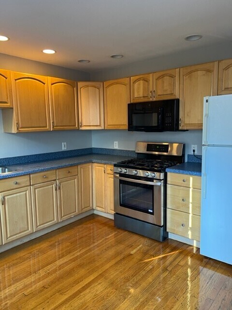 Foto del edificio - 283 W 5th St