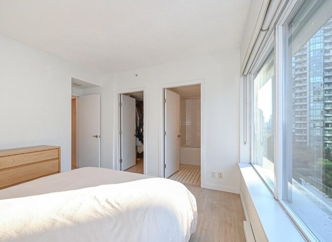 Building Photo - 821 Cambie St.