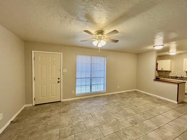 Foto del edificio - 3318 N MacGregor Way