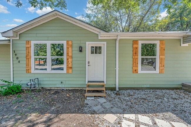 Building Photo - 3904 Speight Ave