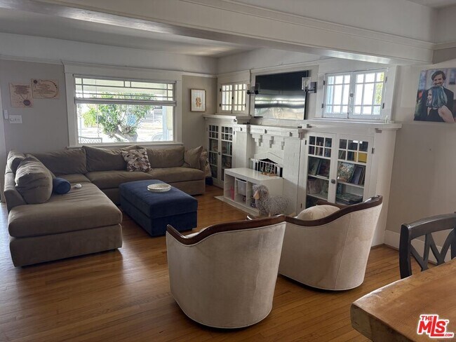 Foto del edificio - 2416 3rd St