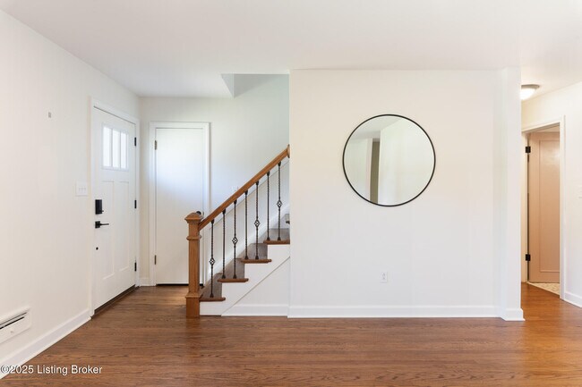 Foto del edificio - 810 Beechwood Rd