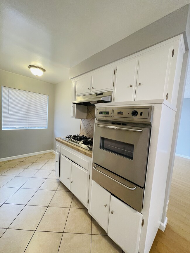 Unit #2 Kitchen - 949 N Alfred St