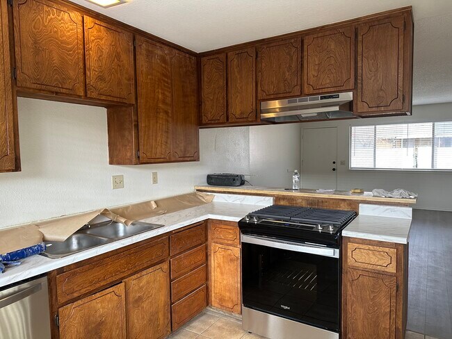 Kitchen - new appliances still in process - 13639 Yakima Rd