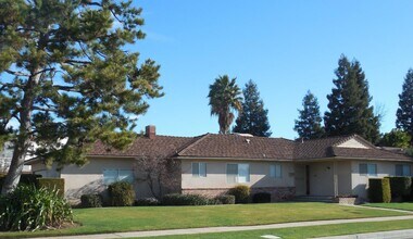 Building Photo - 1198 E Palo Alto Ave