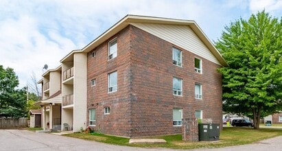 Building Photo - Fox Court Apartments