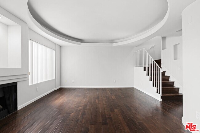 Foto del edificio - 10627 Moorpark St