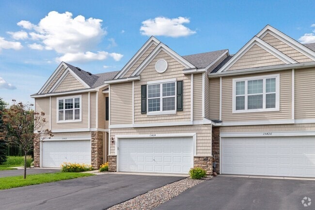 Building Photo - 15424 Foster Dr N