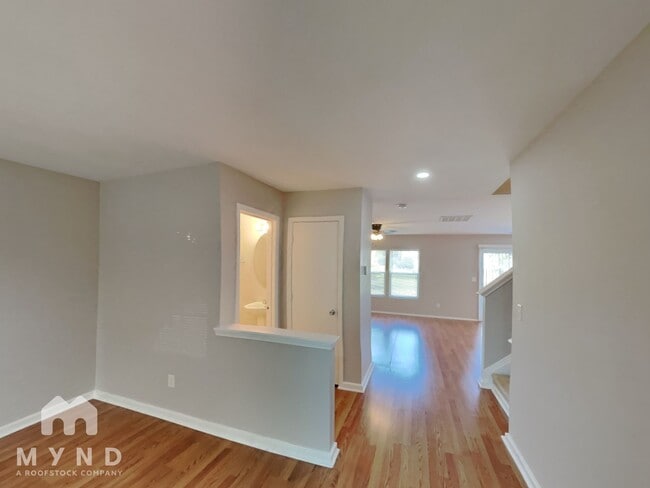 Building Photo - 6215 Woodland Commons Dr