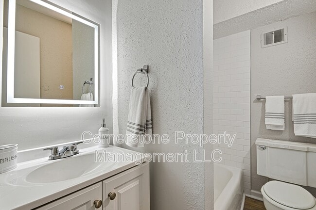 Building Photo - Campus View Apartments - 2 Bedroom