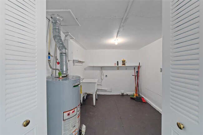 Building Photo - 12217 Palmbeach St