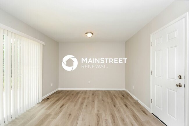 Foto del edificio - 3 Bedroom Pet-Friendly Home in Cincinnati, OH with Main Street Renewal