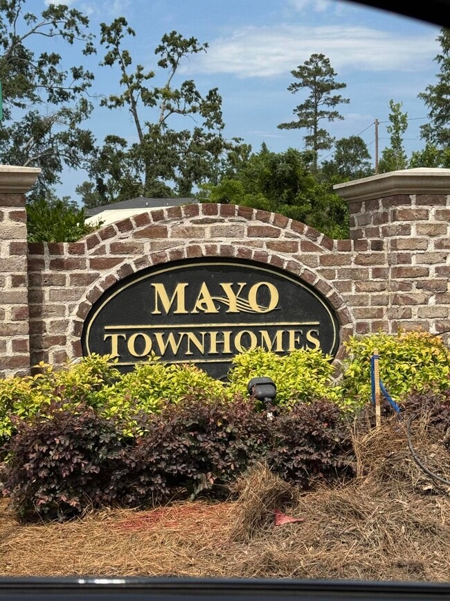 Building Photo - 815 Mayo Ln