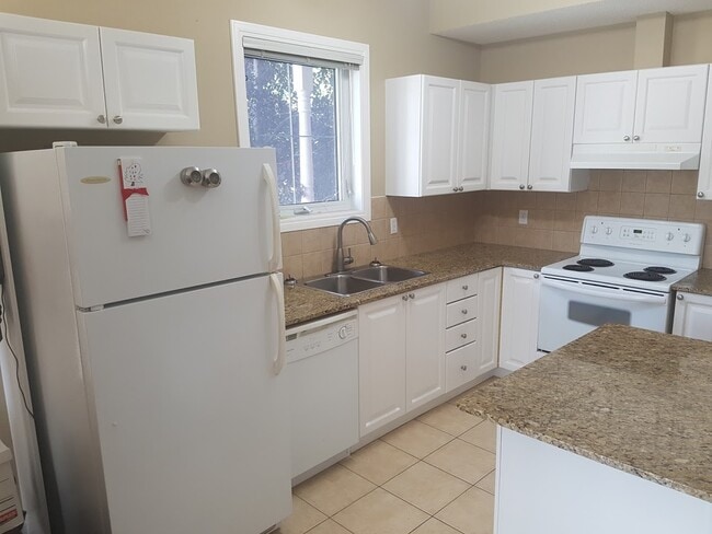 Building Photo - 2 Bed 2 Bath Unit in Calgary, AB