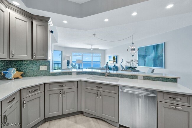 Foto del edificio - 263 Barefoot Beach Blvd