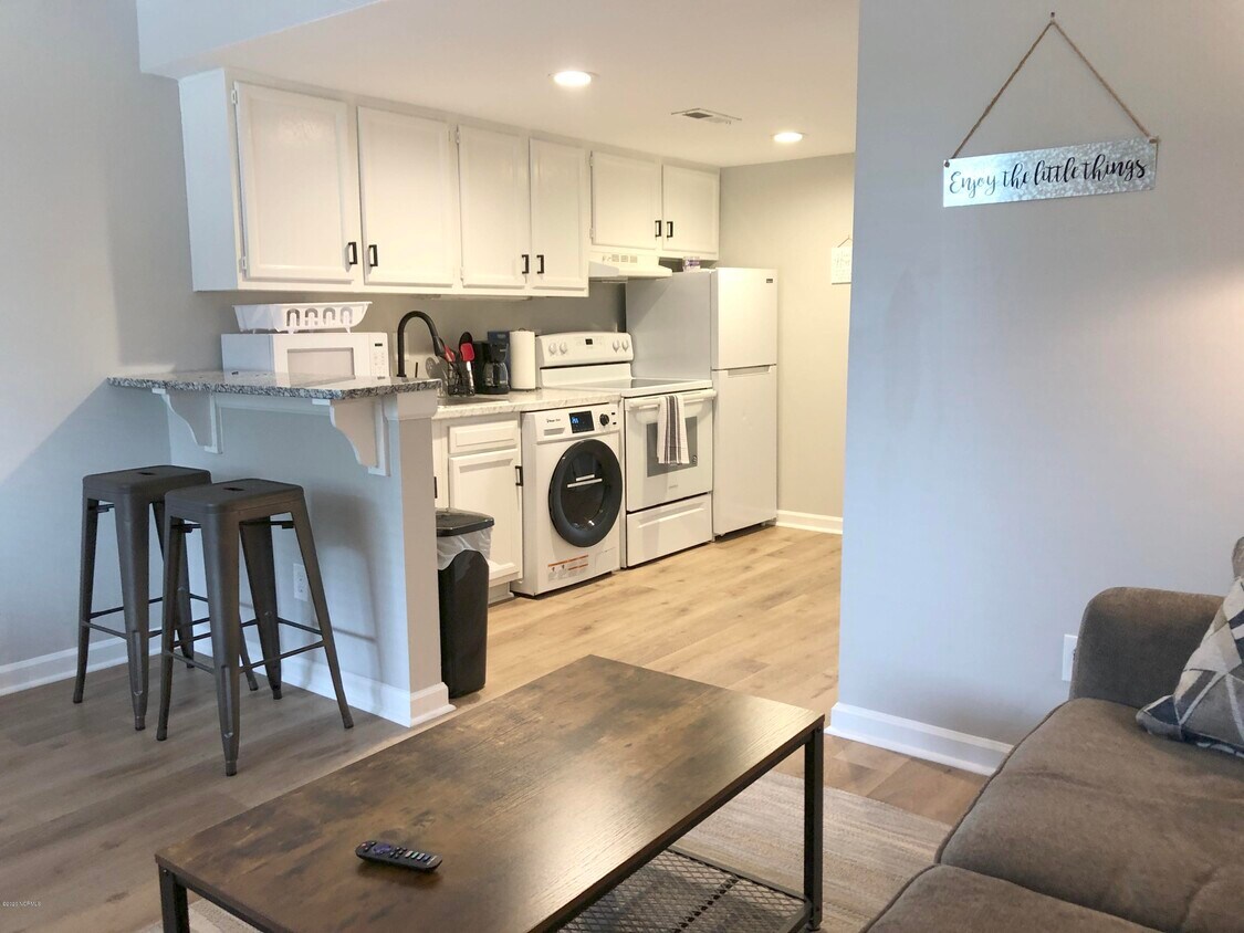 Foto principal - 4752 Seahawk Sq