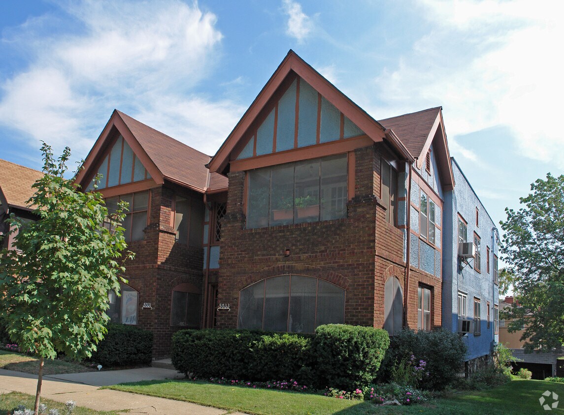 Primary Photo - 5031-5033 Wyandotte St