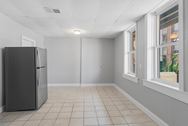 Building Photo - 293 Clemente St