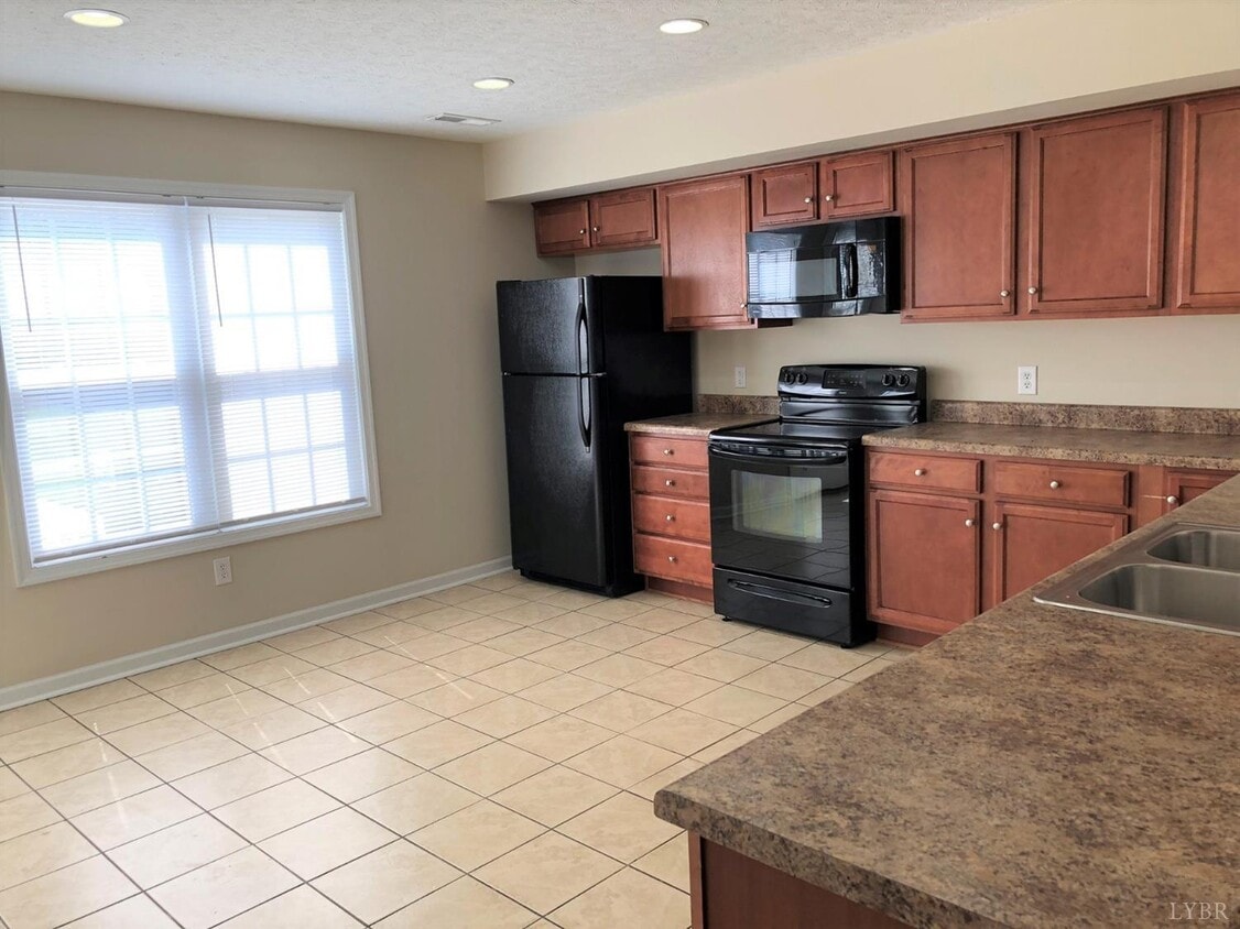 Photo - 607 Capstone Dr (Lynchburg, VA)
