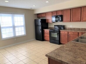 Building Photo - 607 Capstone Dr