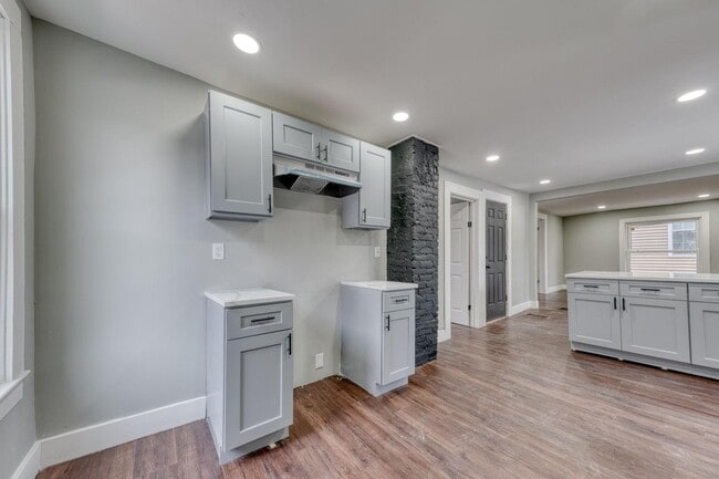 Foto del edificio - 68 Lewis Ave