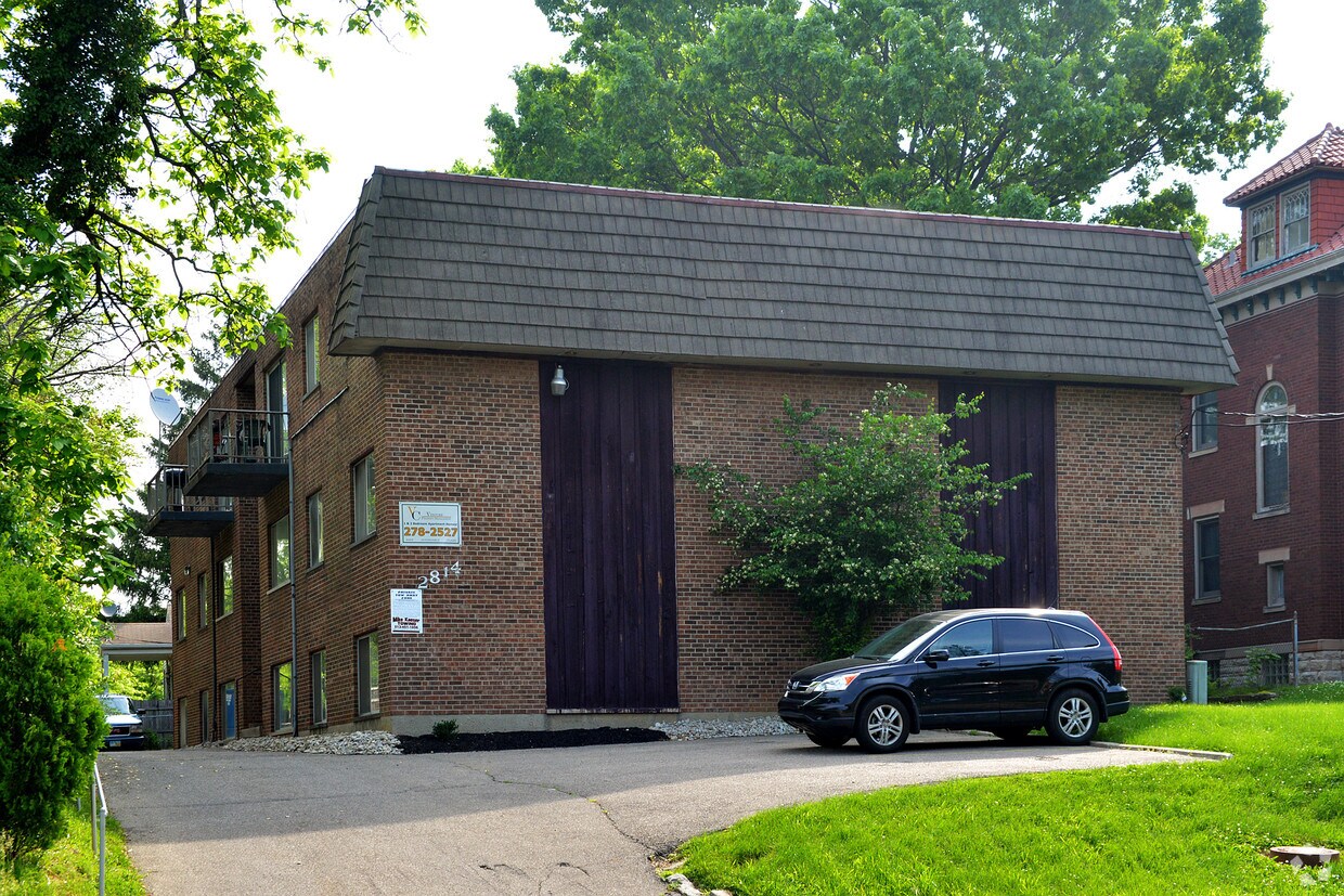 Foto principal - 2814 Harrison Ave