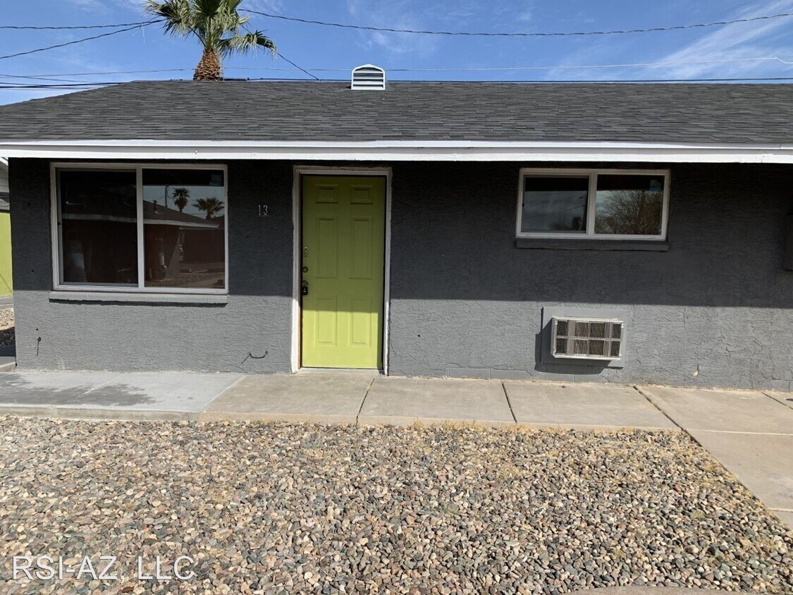 Primary Photo - 2318 E Roosevelt St