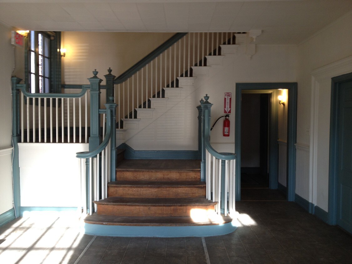 Building Photo - 714 N Arthur Ashe Boulevard Ave