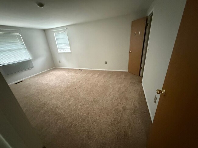 Building Photo - 43449 Arbor Way W