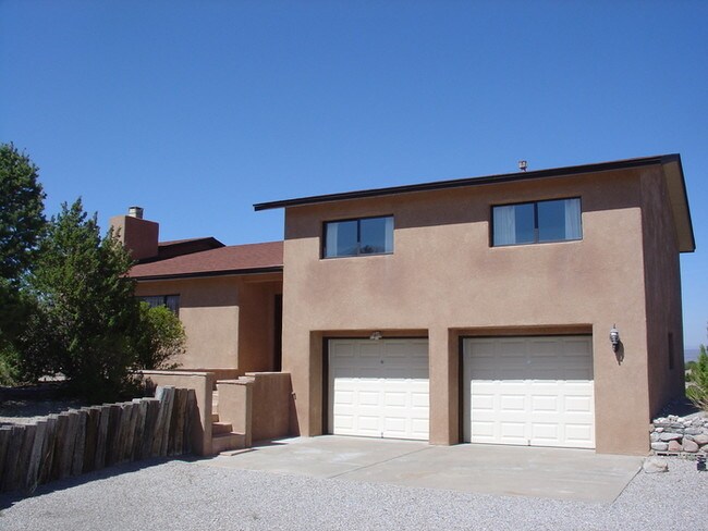 Building Photo - 10 Aspen Rd
