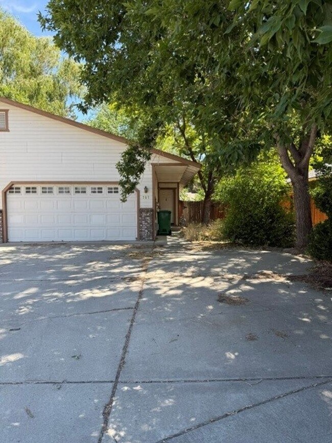Building Photo - 705-707 Linda Kay Ct