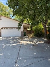 Building Photo - 705-707 Linda Kay Ct