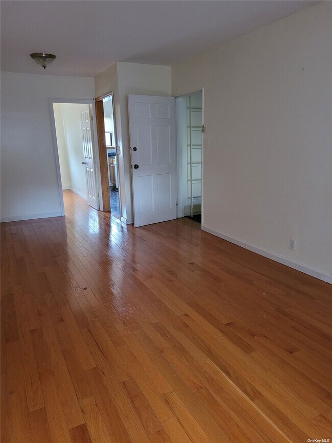 Building Photo - 71-34-71147 147th St