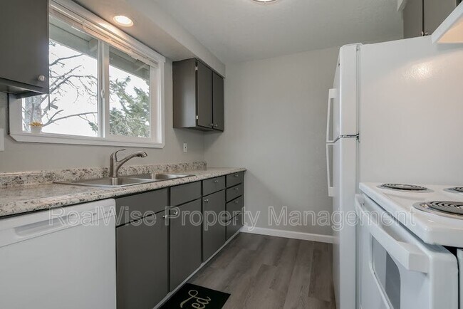 Foto del edificio - 904 S Comstock Rd