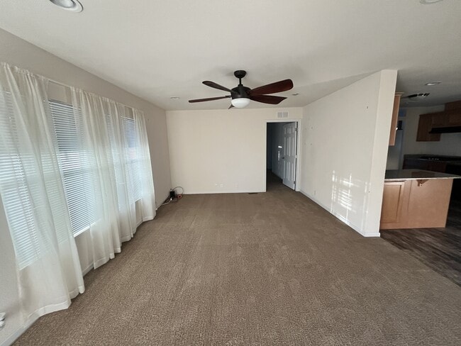 Foto del edificio - 16340 Sycamore Ave