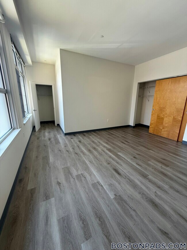 Foto del edificio - 160 E Berkeley St