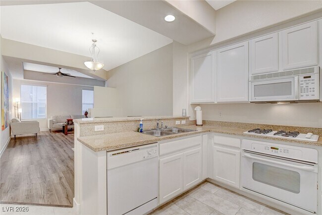 Foto del edificio - 38 E Serene Ave